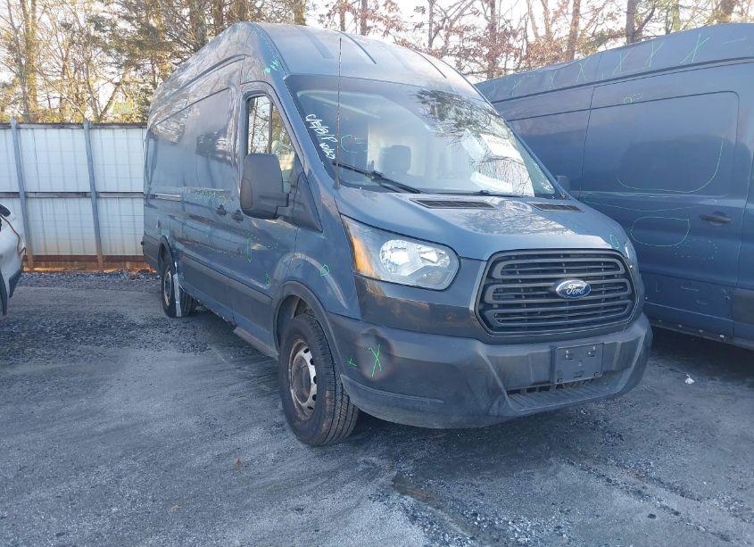 2019 Ford Transit-250 (VIN 1FTYR3XM4KKB28946) main photo