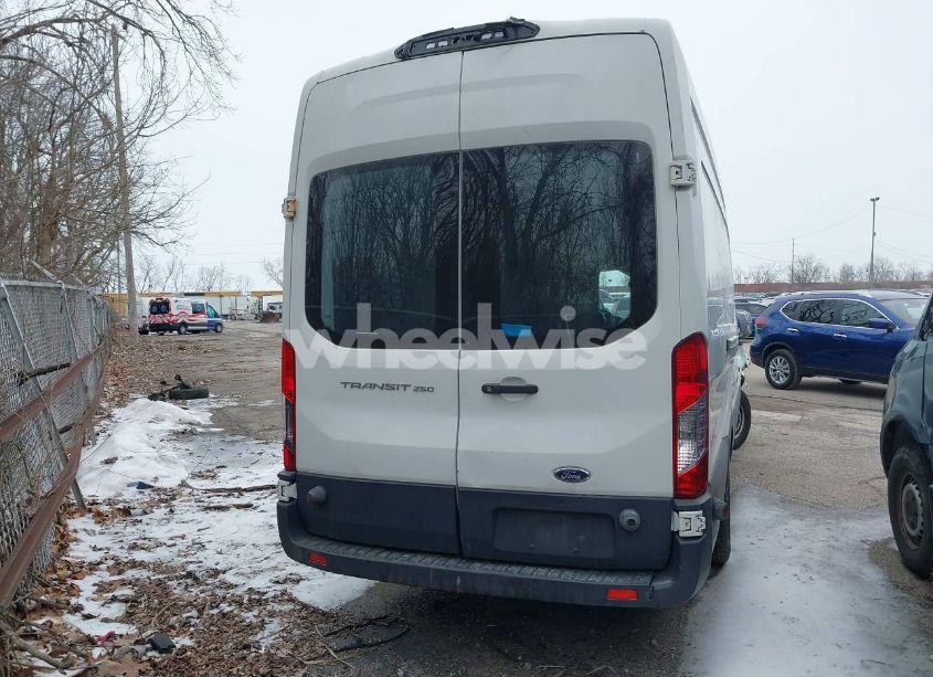 Photo 16 of 2018 Ford Transit-250 (VIN 1FTYR3XM7JKA82169)