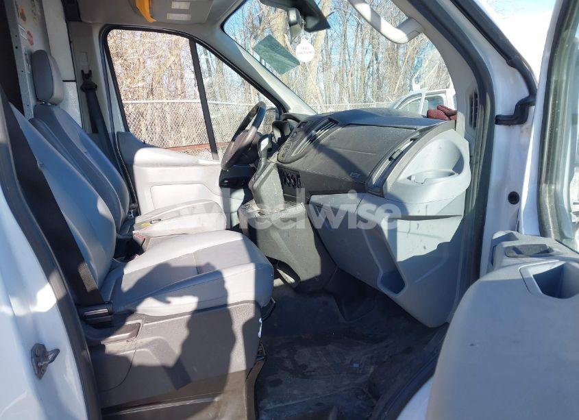Photo 5 of 2018 Ford Transit-250 (VIN 1FTYR3XM7JKA82169)
