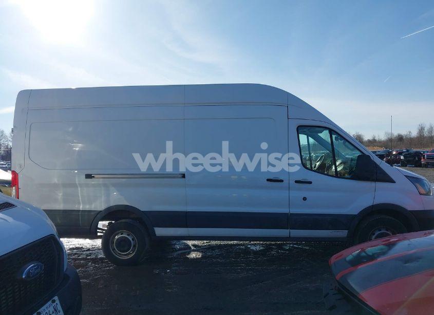 Photo 13 of 2018 Ford Transit-250 (VIN 1FTYR3XM7JKB24064)