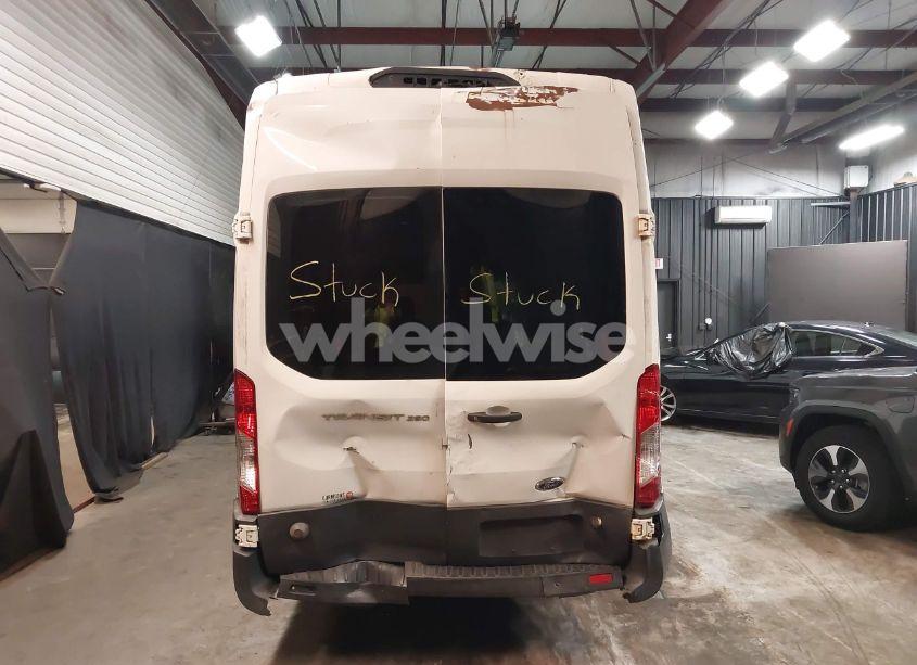 Photo 16 of 2018 Ford Transit-250 (VIN 1FTYR3XM8JKA10333)