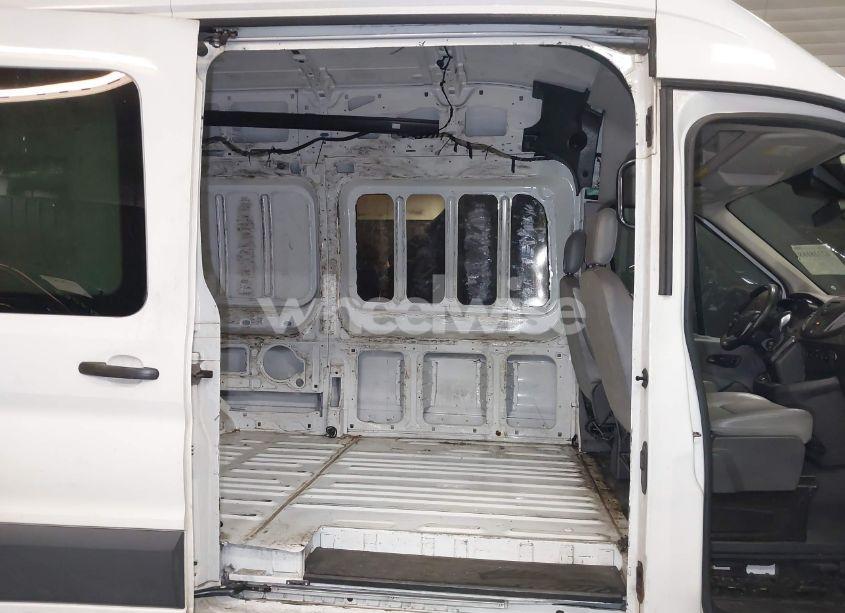 Photo 8 of 2018 Ford Transit-250 (VIN 1FTYR3XM8JKA10333)