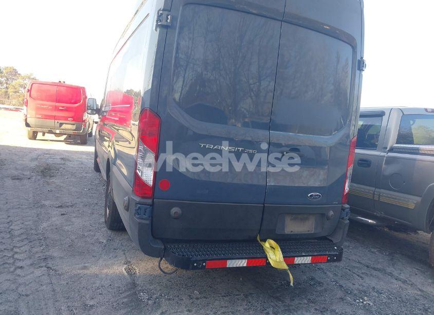Photo 3 of 2019 Ford Transit-250 (VIN 1FTYR3XM9KKB34211)