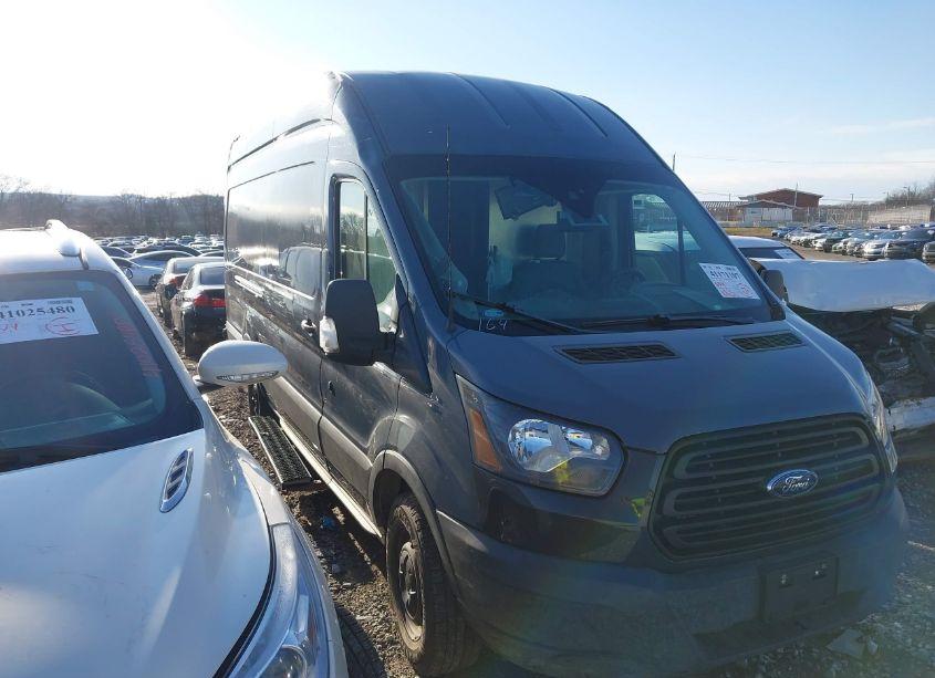 2019 Ford Transit-250 (VIN 1FTYR3XMXKKB17627) main photo