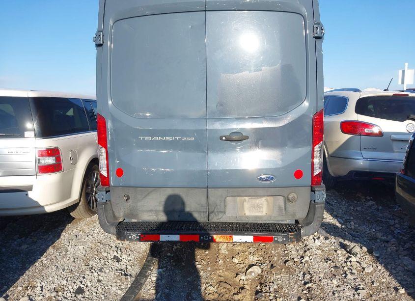 Photo 15 of 2019 Ford Transit-250 (VIN 1FTYR3XMXKKB17627)