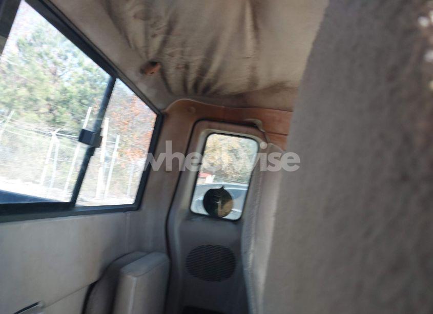 Photo 8 of 2002 Ford Ranger (VIN 1FTYR44U32TA47683)