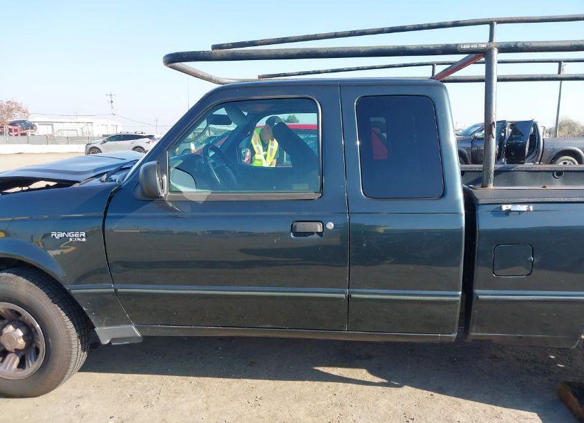 Photo 13 of 2004 Ford Ranger EDGE/TREMOR/XLT (VIN 1FTYR44U34PB24595)