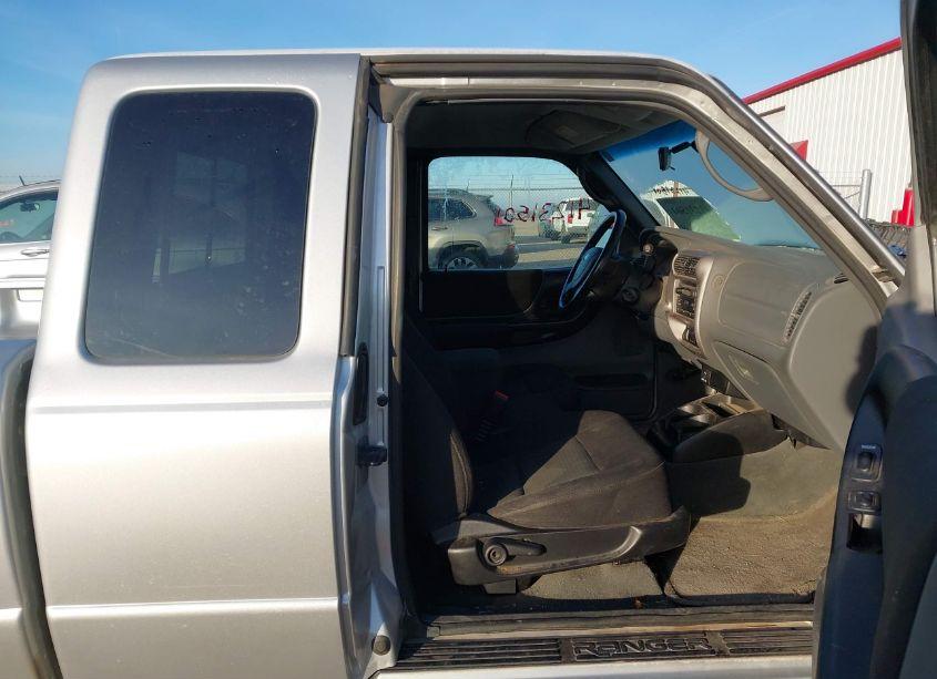 Photo 5 of 2004 Ford Ranger EDGE/TREMOR/XLT (VIN 1FTYR44U94PA00850)