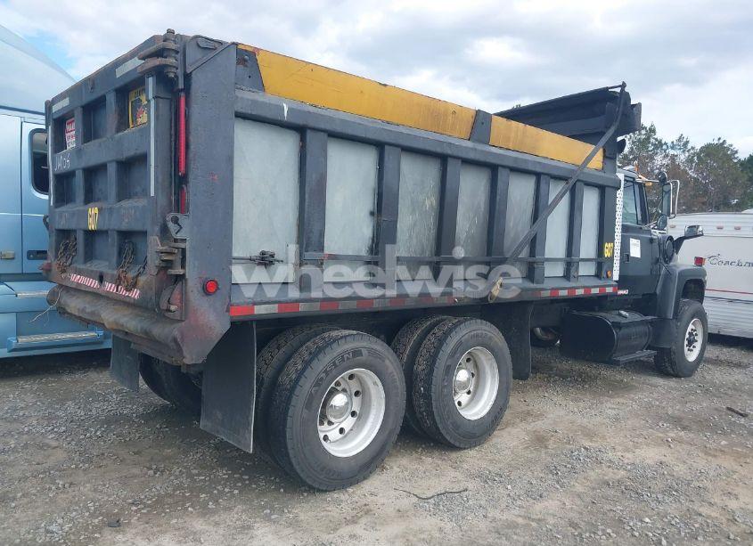 Photo 4 of 1995 Ford Lt9000 LT9000 (VIN 1FTYU90L5SVA47942)