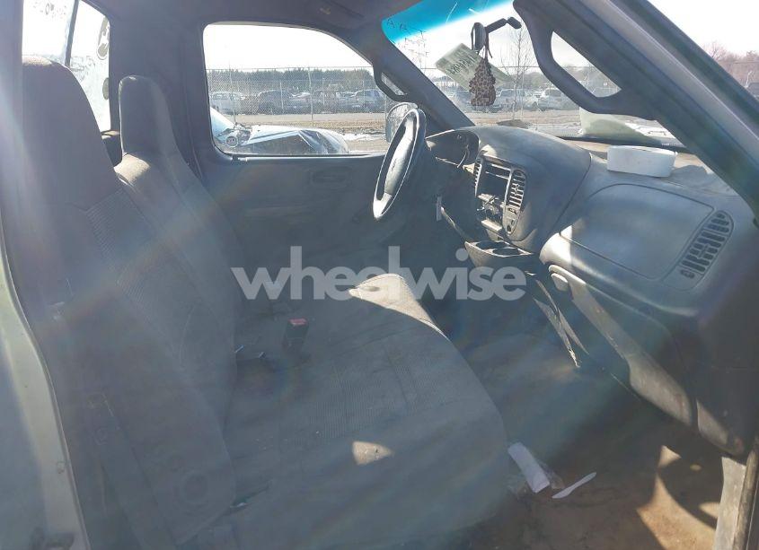 Photo 5 of 2001 Ford F-150 XL/XLT (VIN 1FTZF17201NB45630)