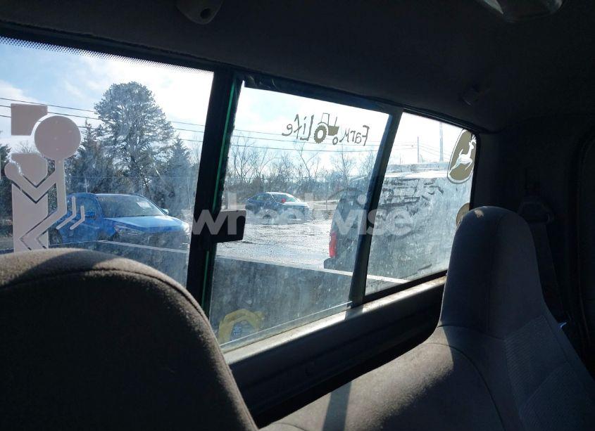 Photo 8 of 2001 Ford F-150 XL/XLT (VIN 1FTZF17201NB45630)