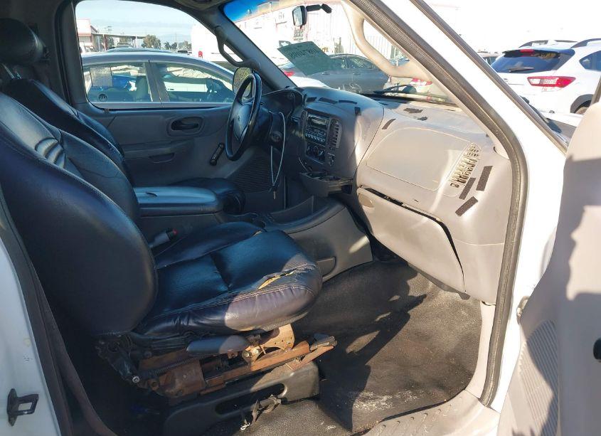 Photo 5 of 2000 Ford F-150 WORK SERIES/XL/XLT (VIN 1FTZF1721YNC33676)