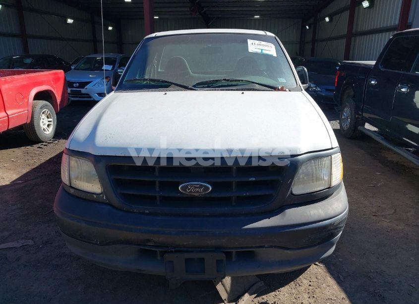 Photo 13 of 2001 Ford F-150 XL/XLT (VIN 1FTZF17221NA41088)