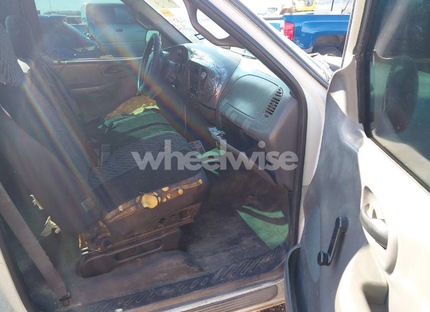 Photo 5 of 2001 Ford F-150 XL/XLT (VIN 1FTZF17231NB00536)