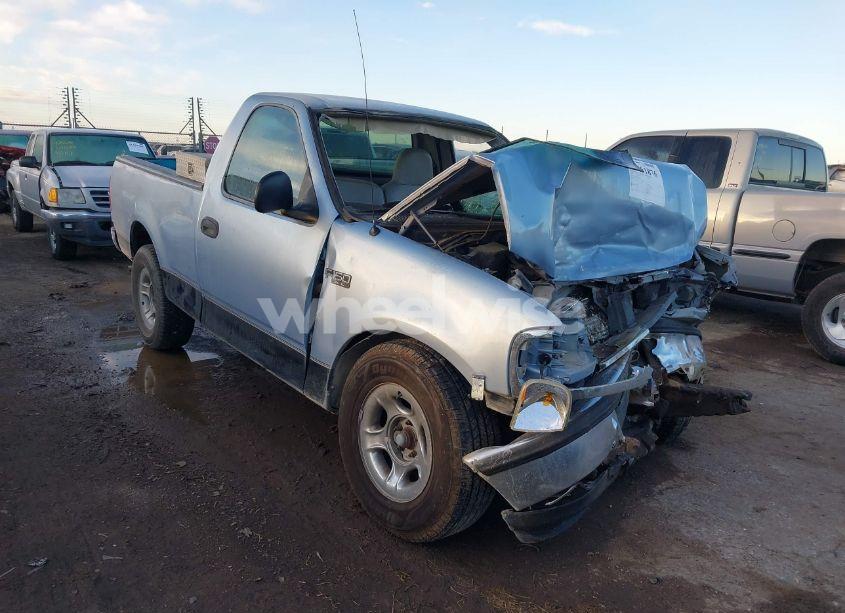 1998 Ford F-150 STANDARD/XL/XLT (VIN 1FTZF1723WKB59904) main photo