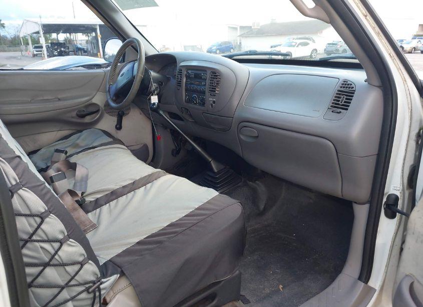 Photo 5 of 1998 Ford F-150 STANDARD/XL/XLT (VIN 1FTZF1723WNB65135)