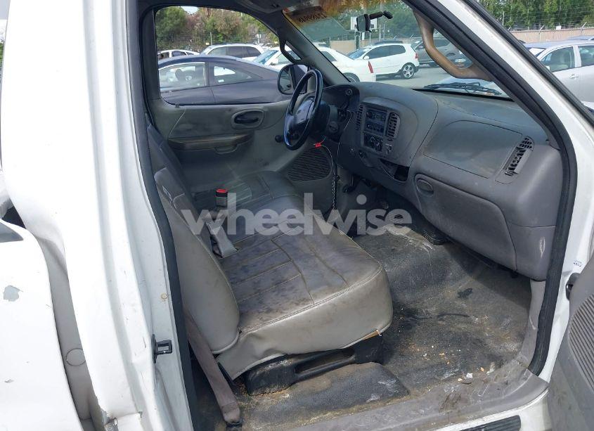 Photo 5 of 2000 Ford F-150 WORK SERIES/XL/XLT (VIN 1FTZF1724YNB21874)