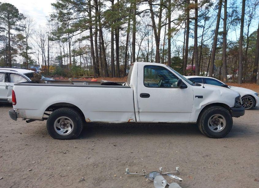 Photo 13 of 2001 Ford F-150 XL/XLT (VIN 1FTZF17271NA46710)