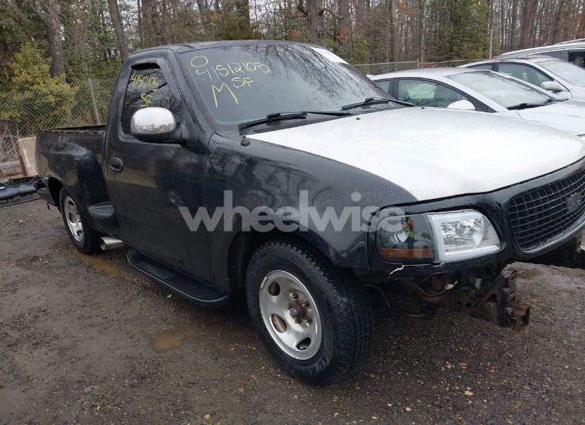 1998 Ford F-150 STANDARD/XL/XLT (VIN 1FTZF1727WNC34697) main photo