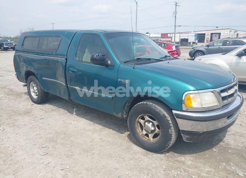 1998 Ford F-150 LARIAT/STANDARD/XL/XLT (VIN 1FTZF1761WNB83975) main photo