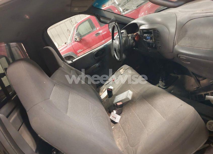 Photo 5 of 2001 Ford F-150 XL/XLT (VIN 1FTZF18241NA86371)