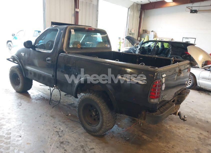 Photo 3 of 2001 Ford F-150 XL/XLT (VIN 1FTZF182X1KA13166)