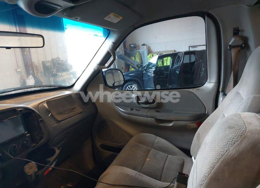 Photo 5 of 2001 Ford F-150 XL/XLT (VIN 1FTZF182X1KA13166)