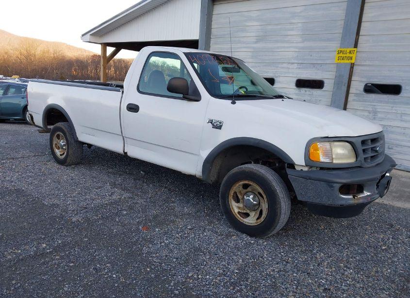 1998 Ford F-150 LARIAT/STANDARD/XL/XLT (VIN 1FTZF18W9WNA84464) main photo
