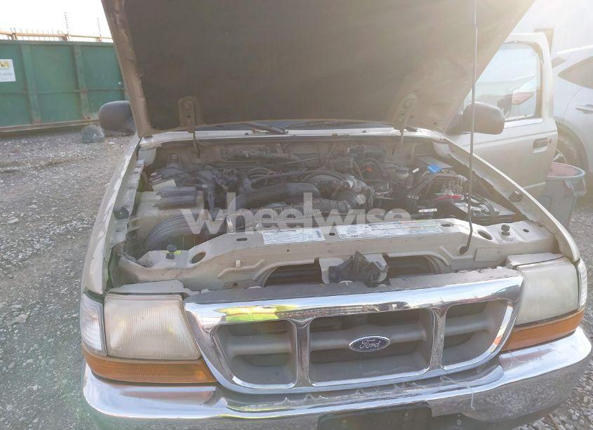 Photo 10 of 2000 Ford Ranger XL/XLT (VIN 1FTZR15V9YPA81932)