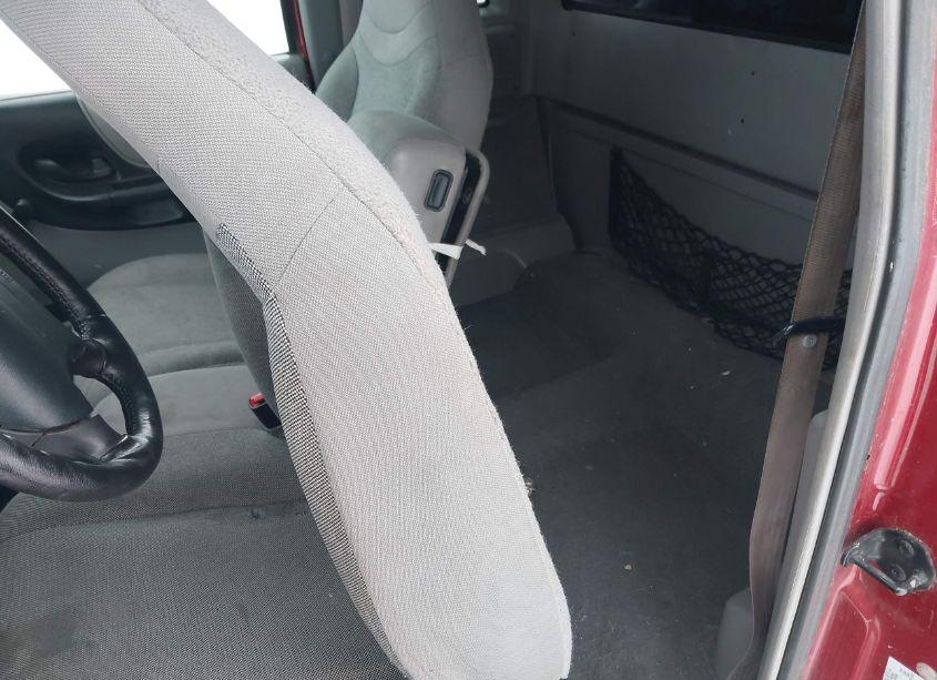 Photo 8 of 2000 Ford Ranger XL/XLT (VIN 1FTZR15V9YPC04421)