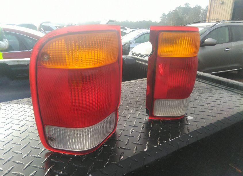 Photo 12 of 1998 Ford Ranger SPLASH/XL/XLT (VIN 1FTZR15X2WPA50892)