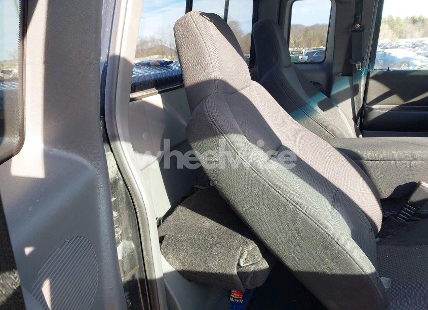 Photo 8 of 2004 Ford Ranger (VIN 1FTZR45E74PA30957)