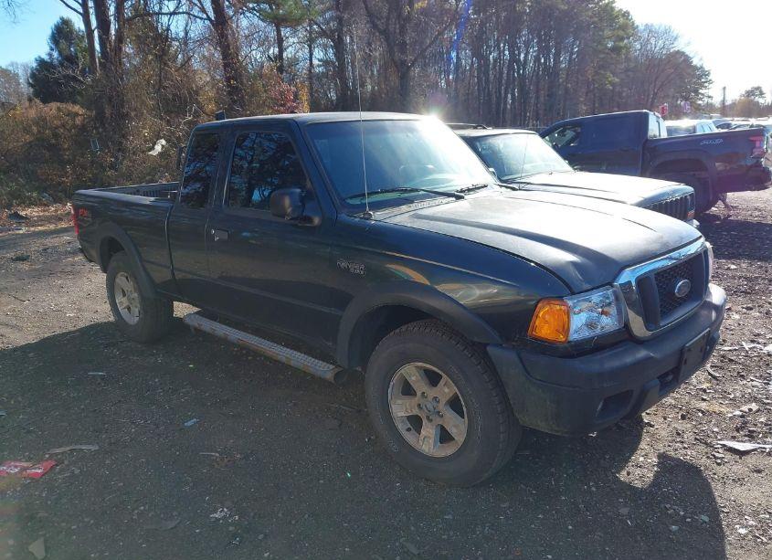 2004 Ford Ranger EDGE/TREMOR/XLT (VIN 1FTZR45E94TA12435) main photo