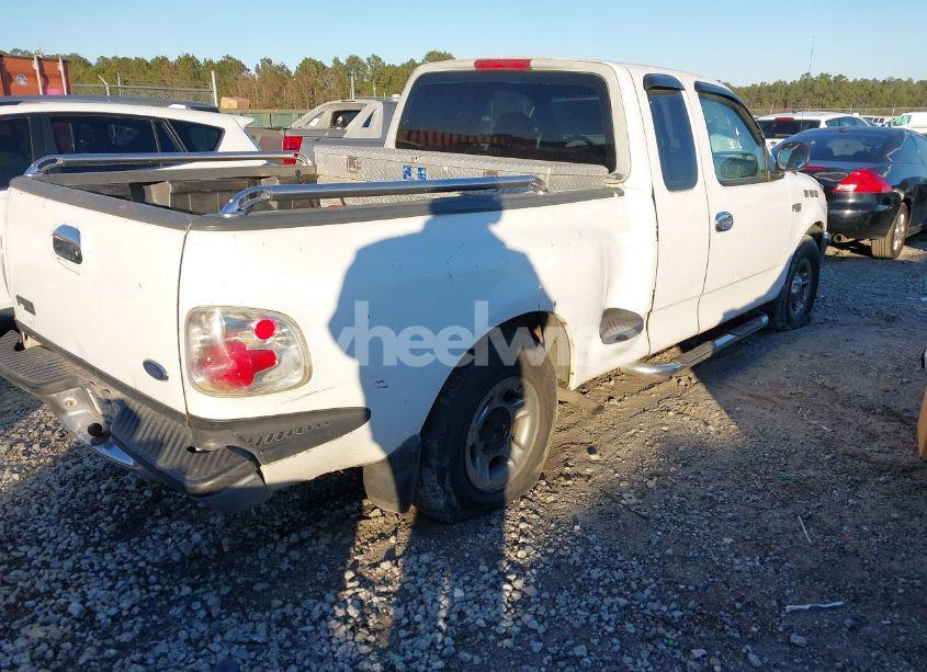 Photo 4 of 1998 Ford F-150 XL/XLT (VIN 1FTZX0724WKA18430)