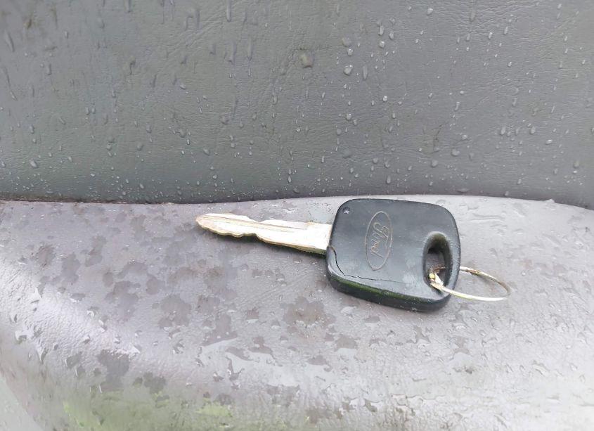 Photo 11 of 1999 Ford F-150 XL/XLT (VIN 1FTZX0727XKA51035)