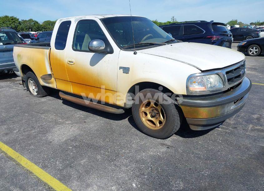 1998 Ford F-150 LARIAT/XL/XLT (VIN 1FTZX0760WKA46762) main photo