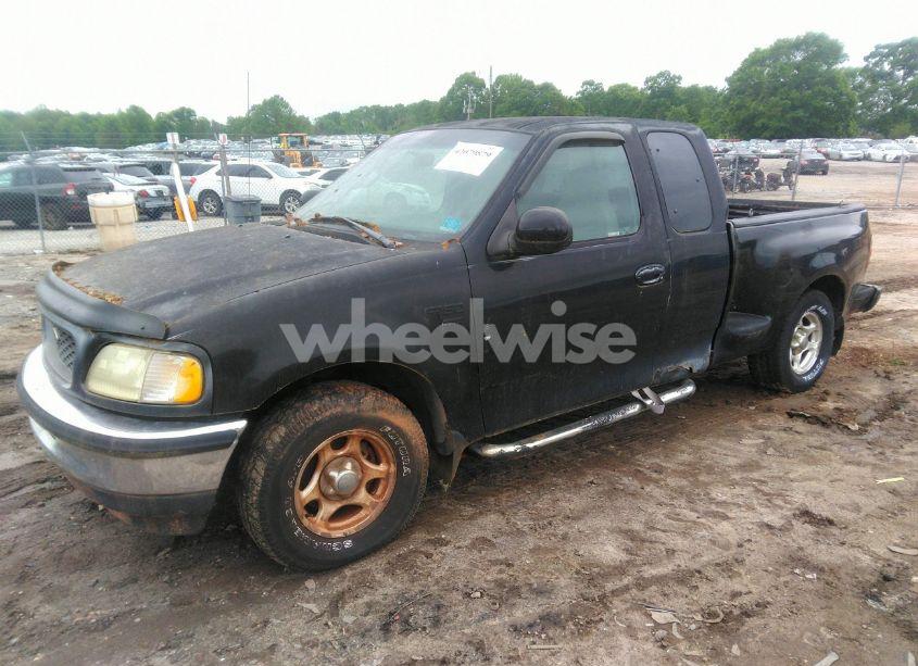 Photo 2 of 1998 Ford F-150 LARIAT/XL/XLT (VIN 1FTZX0767WKA59489)