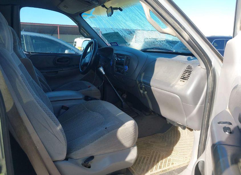 Photo 5 of 2000 Ford F-150 WORK SERIES/XL/XLT (VIN 1FTZX1721YKB12743)