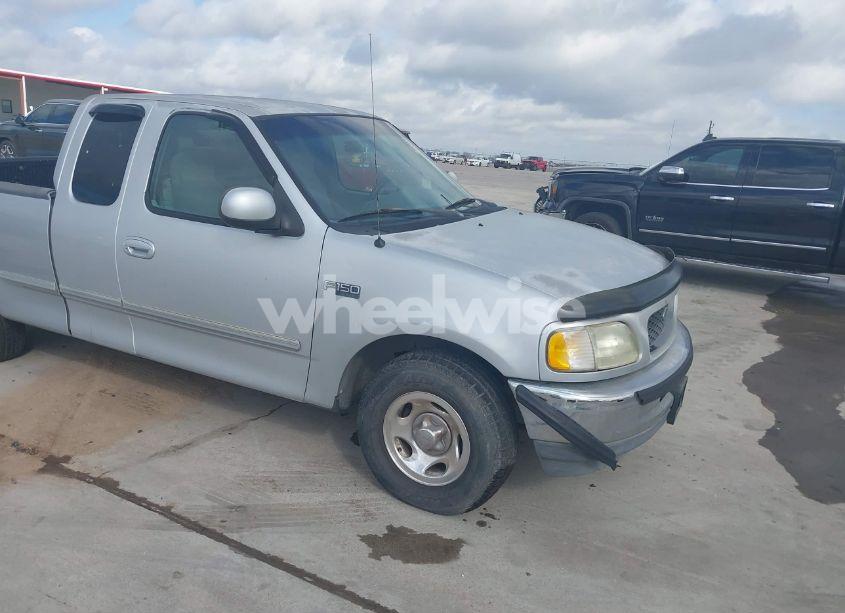 1998 Ford F-150 STANDARD/XL/XLT (VIN 1FTZX1722WKB93524) main photo