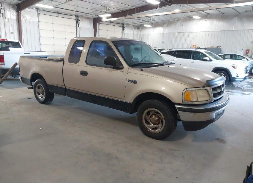 1998 Ford F-150 STANDARD/XL/XLT (VIN 1FTZX1725WKB98362) main photo