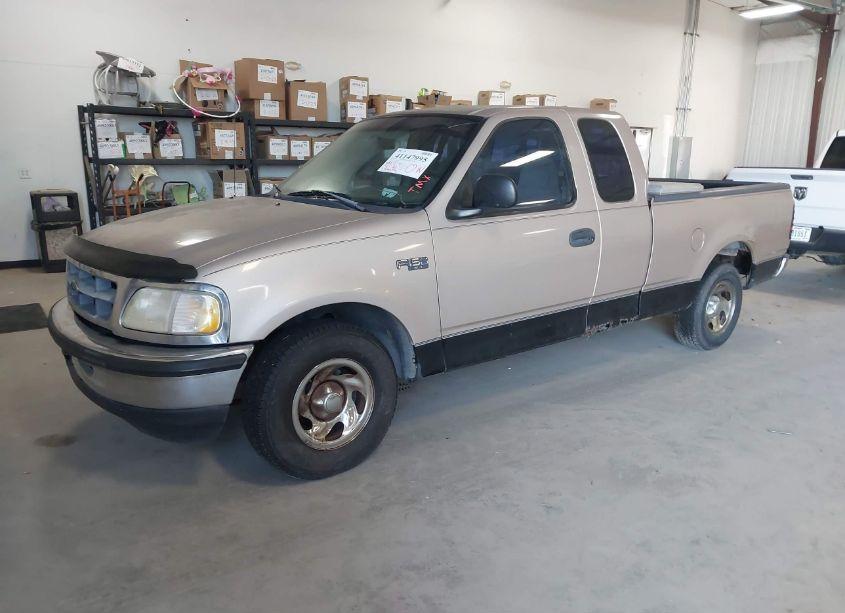 Photo 2 of 1998 Ford F-150 STANDARD/XL/XLT (VIN 1FTZX1725WKB98362)