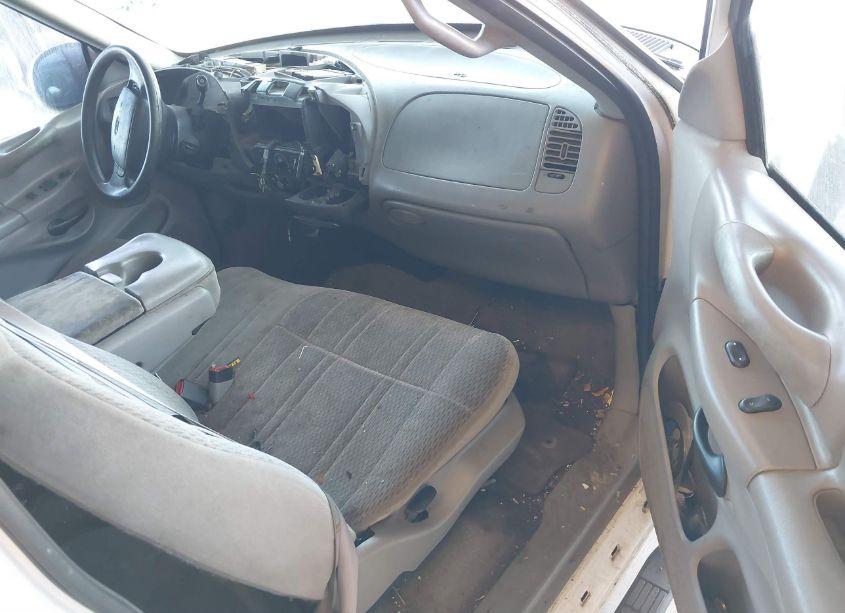 Photo 5 of 1998 Ford F-150 STANDARD/XL/XLT (VIN 1FTZX1726WNB76692)