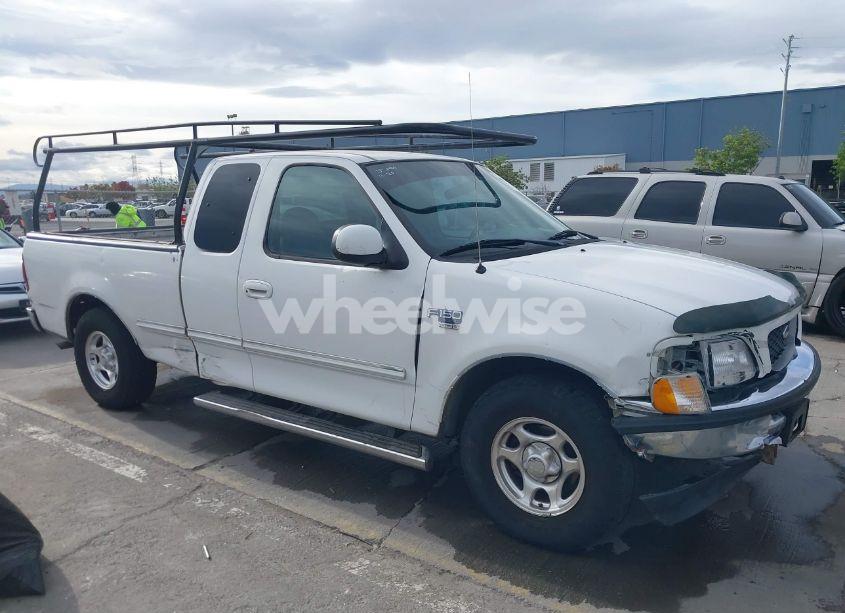 1998 Ford F-150 LARIAT/STANDARD/XL/XLT (VIN 1FTZX1763WKA31856) main photo