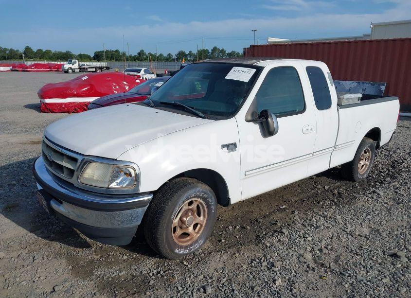 Photo 2 of 1998 Ford F-150 LARIAT/STANDARD/XL/XLT (VIN 1FTZX1764WNB15831)