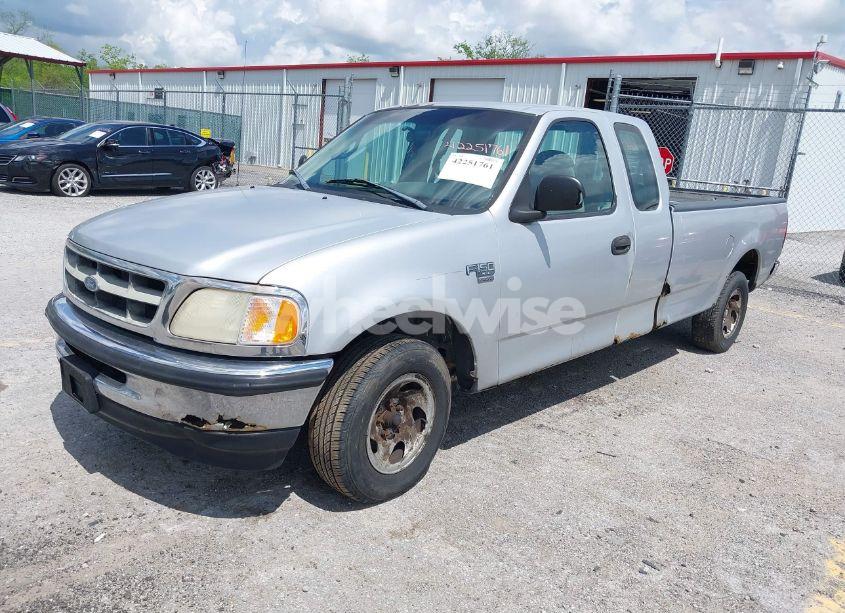 Photo 2 of 1998 Ford F-150 LARIAT/STANDARD/XL/XLT (VIN 1FTZX1767WNB79135)