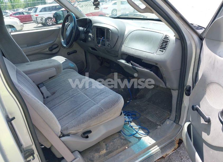 Photo 5 of 1998 Ford F-150 LARIAT/STANDARD/XL/XLT (VIN 1FTZX1767WNB79135)