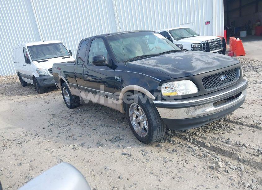 1998 Ford F-150 LARIAT/STANDARD/XL/XLT (VIN 1FTZX1768WNA38462) main photo
