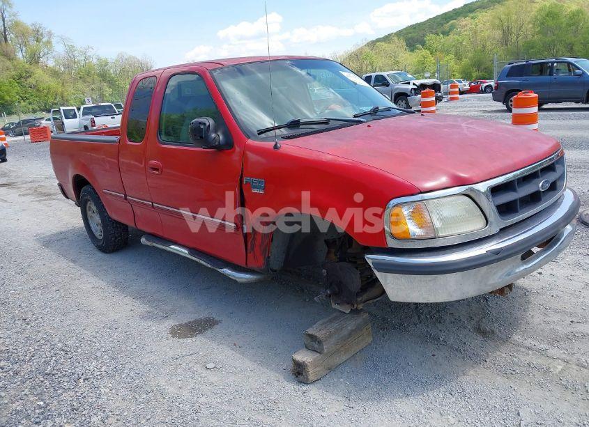 1998 Ford F-150 LARIAT/STANDARD/XL/XLT (VIN 1FTZX1768WNB10115) main photo