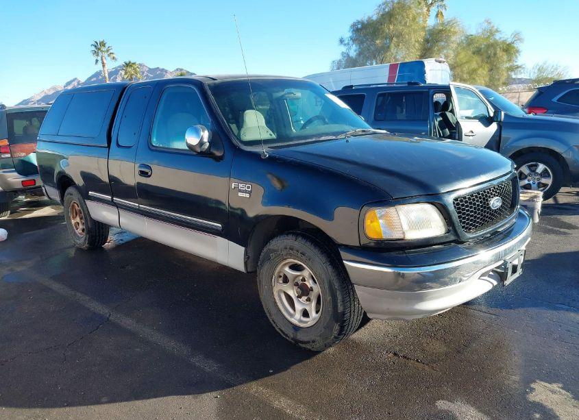 1998 Ford F-150 LARIAT/STANDARD/XL/XLT (VIN 1FTZX1769WKA39136) main photo