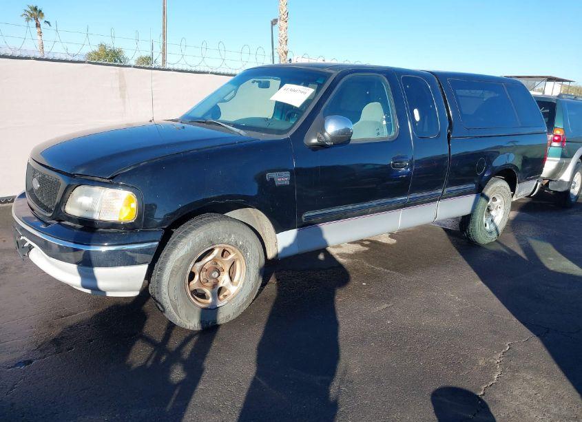 Photo 2 of 1998 Ford F-150 LARIAT/STANDARD/XL/XLT (VIN 1FTZX1769WKA39136)